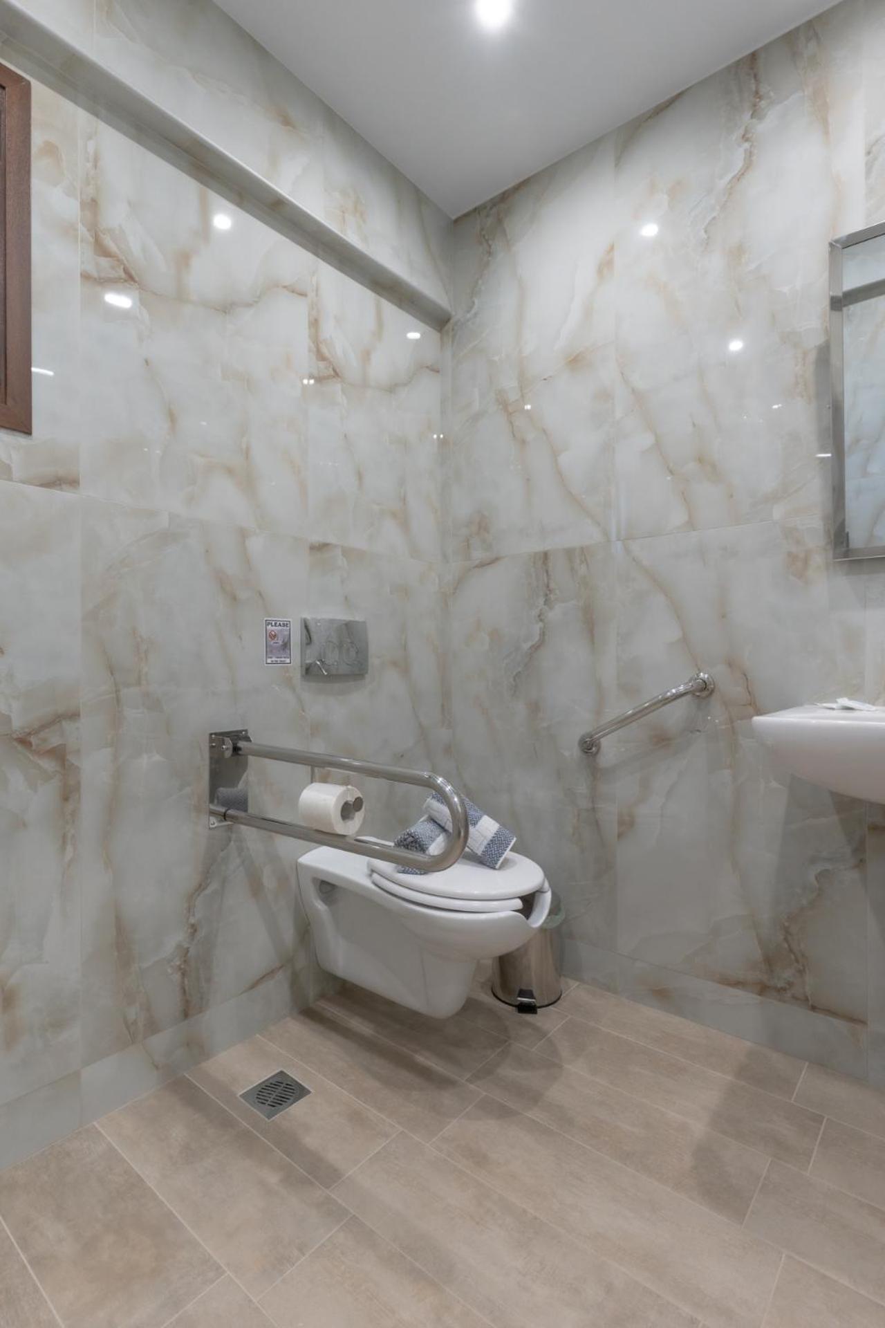 Sunshine Rooms And Suites Nea Vrasna Ngoại thất bức ảnh