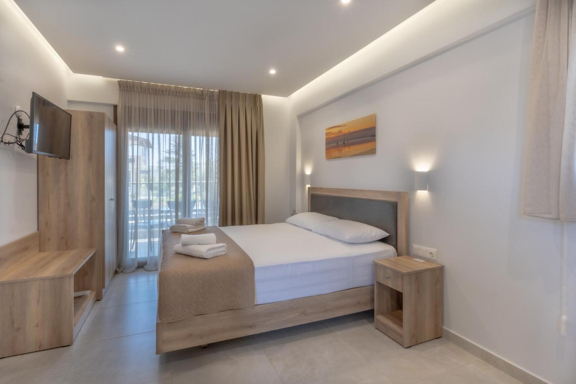 Sunshine Rooms And Suites Nea Vrasna Ngoại thất bức ảnh