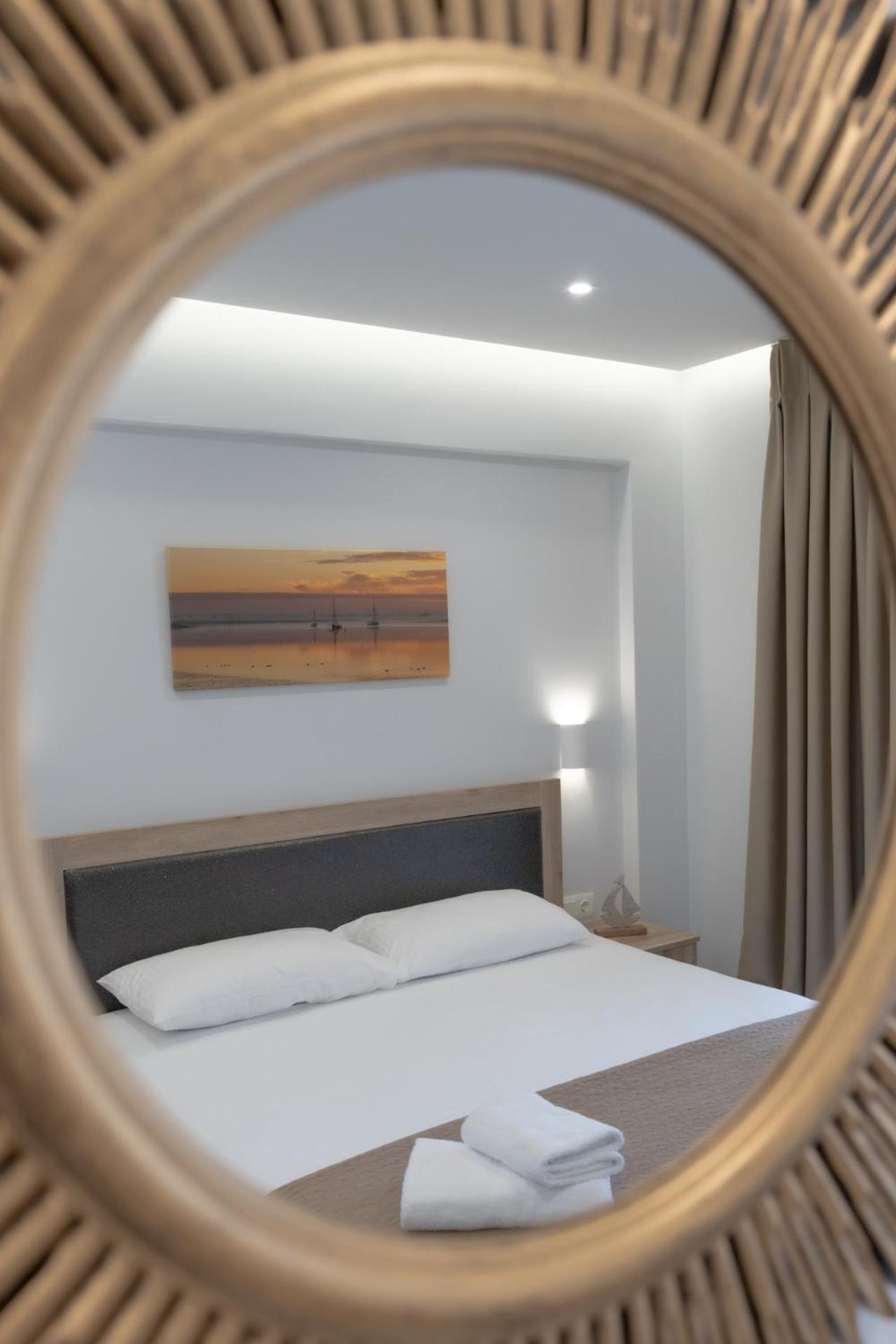 Sunshine Rooms And Suites Nea Vrasna Ngoại thất bức ảnh