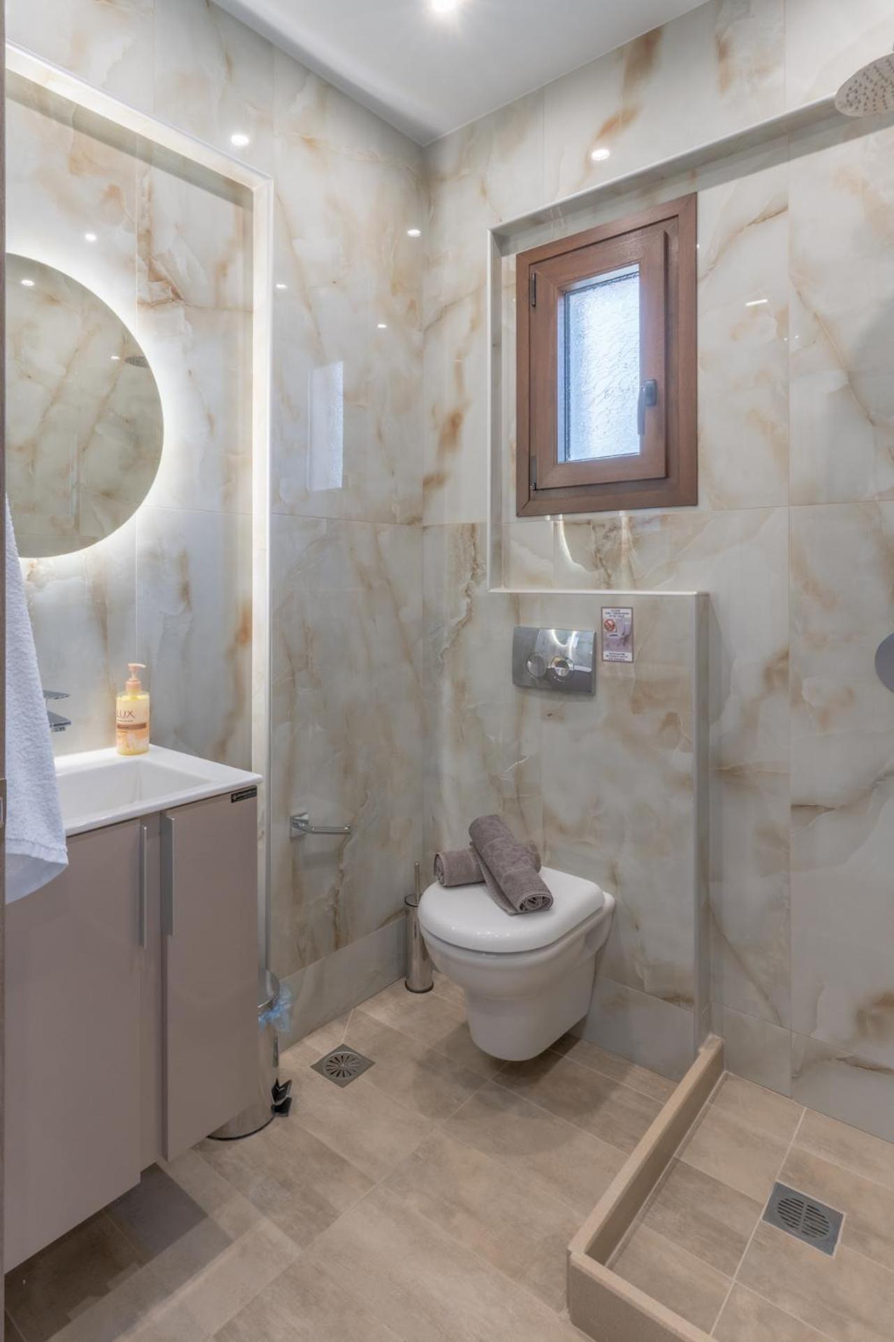Sunshine Rooms And Suites Nea Vrasna Ngoại thất bức ảnh